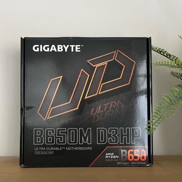 GIGABYTE B650M D3HP (AM5/ LGA 1718/ AMD/ B650/ Micro ATX/ DDR5 - Picture 1 of 4